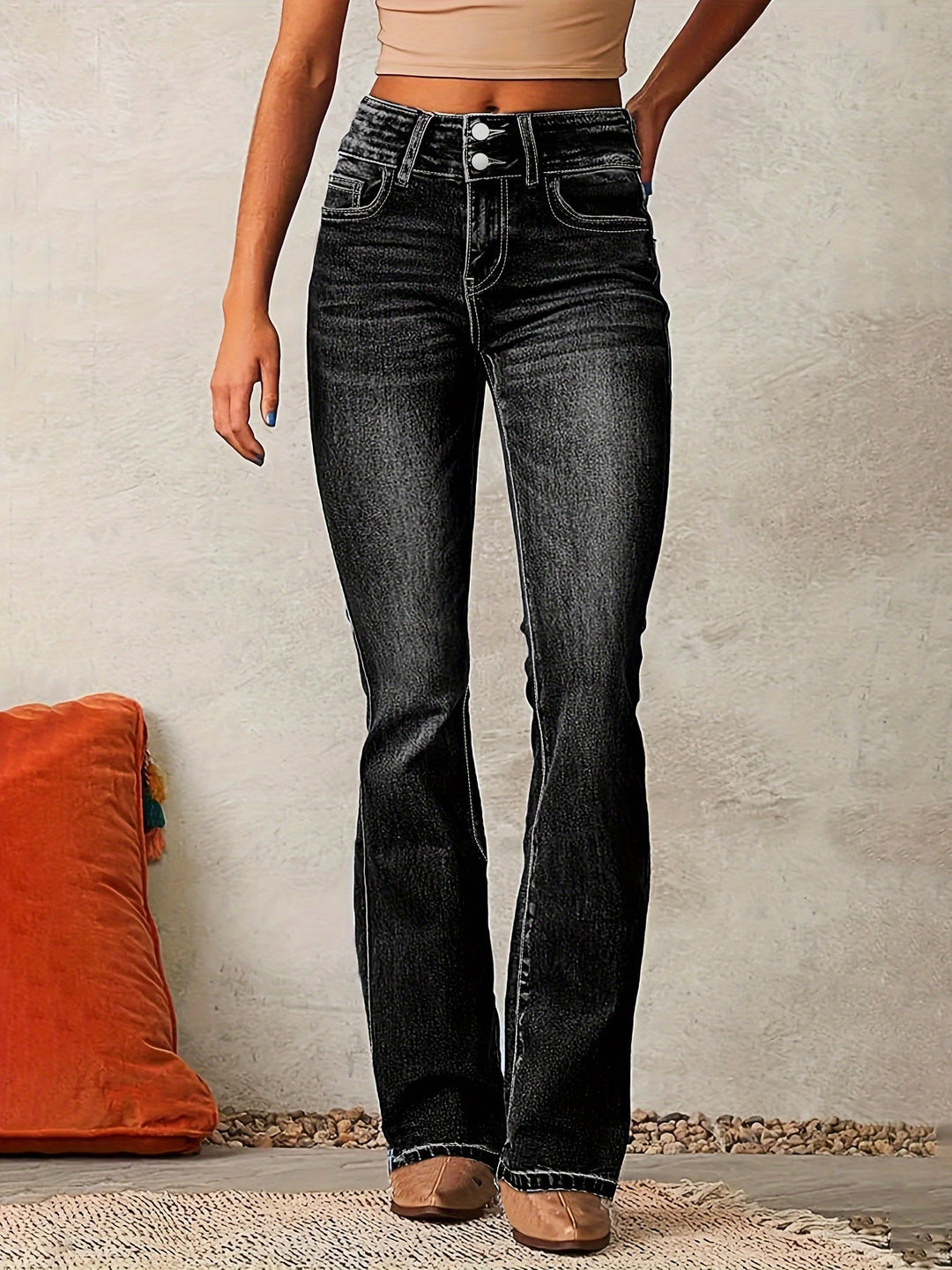 Alina – High-Waisted Flared Jeans for a Sleek, Elongated Look