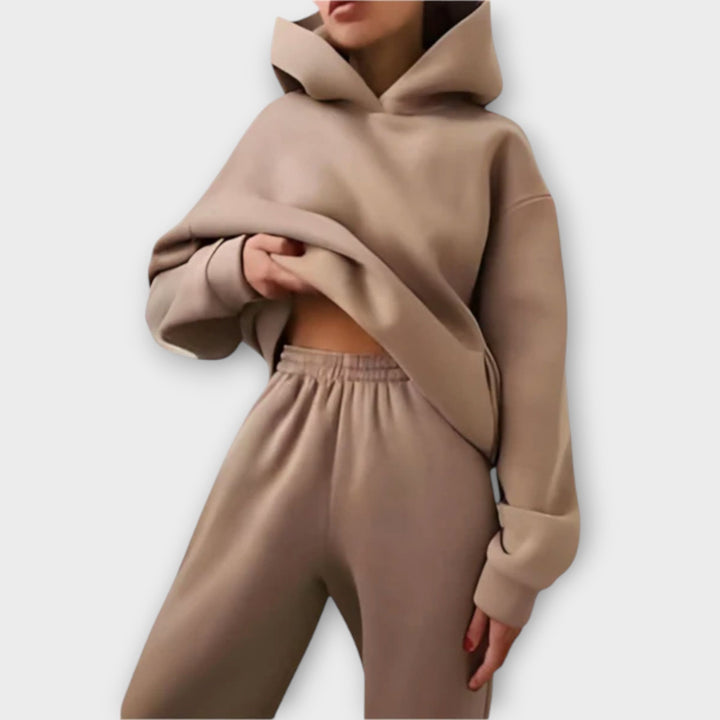 Talia - Trendy Sweatsuit