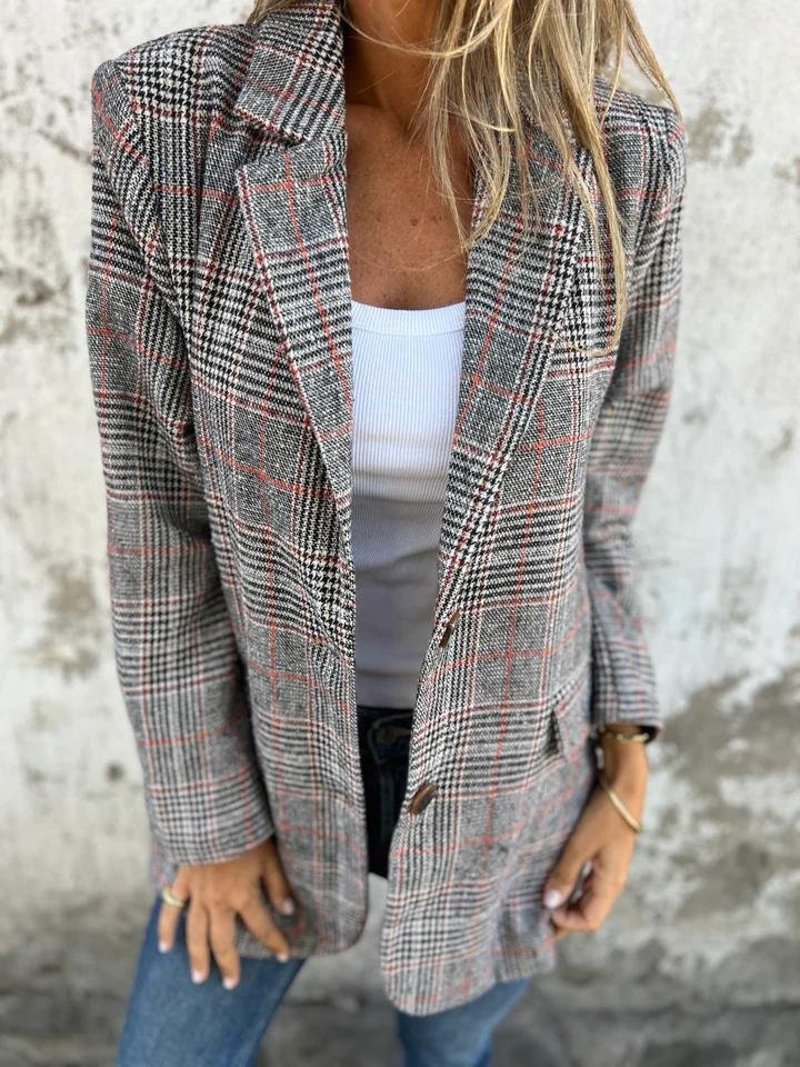 Stella – Timeless Confidence in a Classic Checked Coat