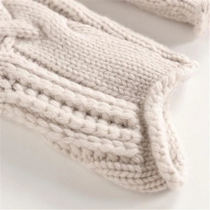 Brielle – The Cable-Knit Sweater That Wraps You in Effortless Elegance