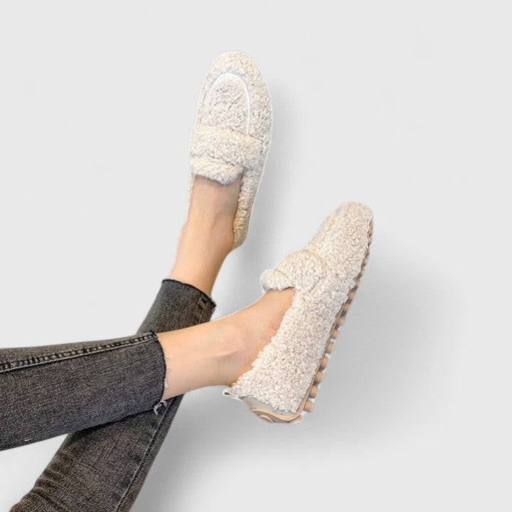Fae – Cozy Slip-Ons with Classic Elegance