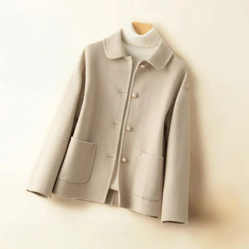 Sylvie – The Short Wool Coat of Effortless Warmth and Elegance