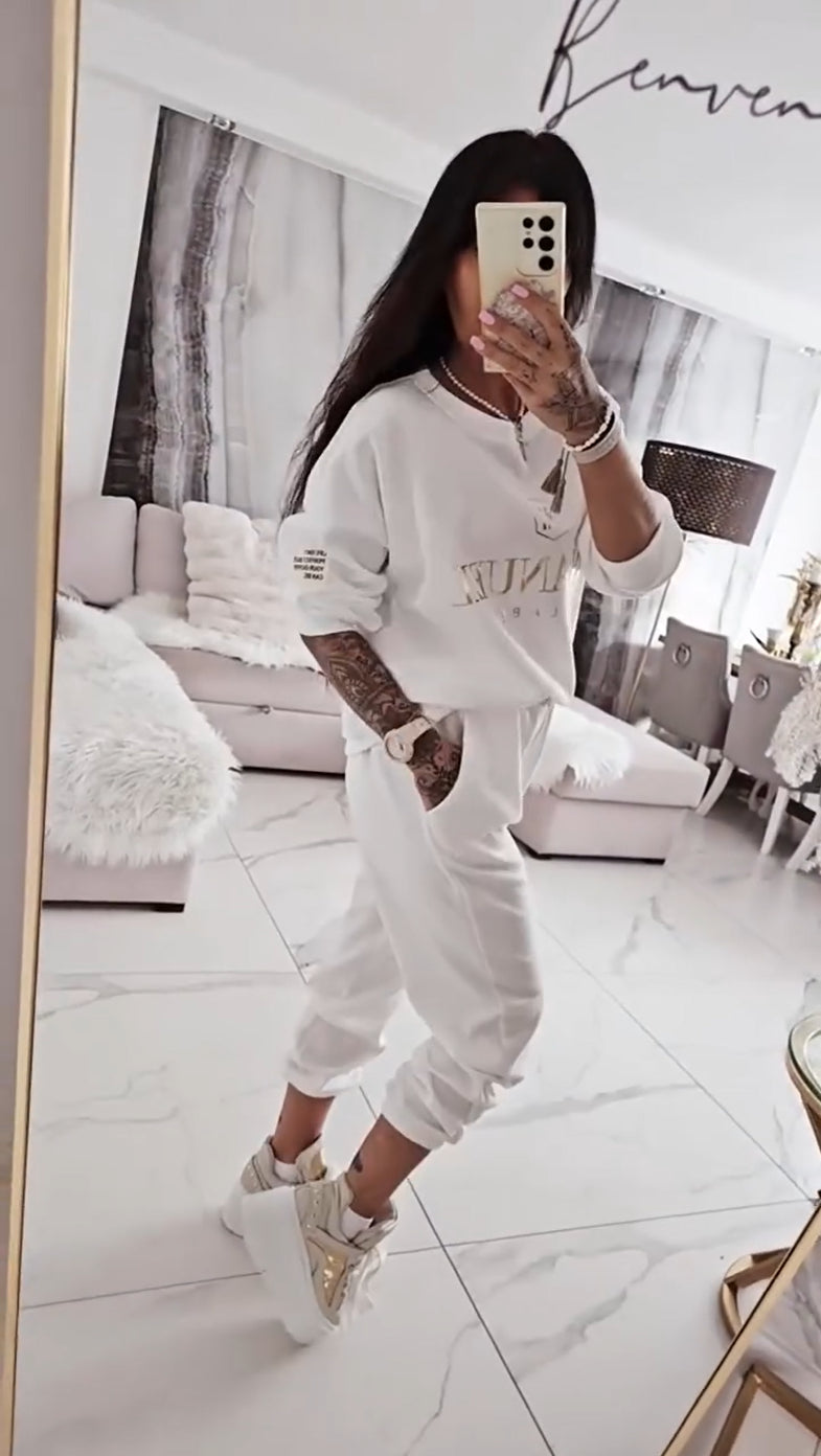 Taylor – Chic Loungewear That Feels as Good as It Looks