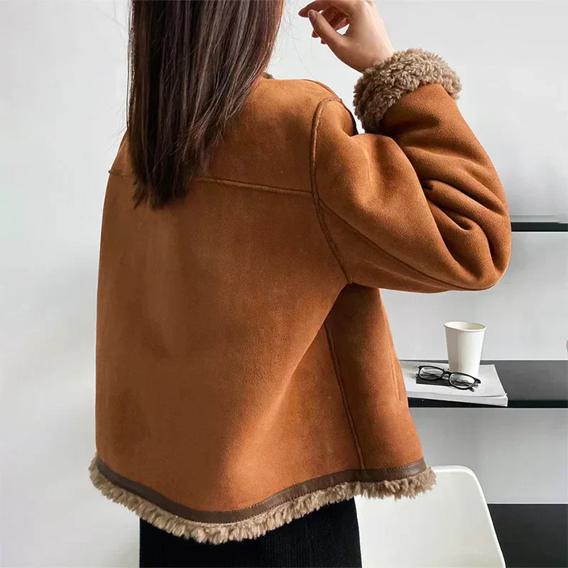 Georgia – Cozy Buttoned Jacket with Timeless Charm
