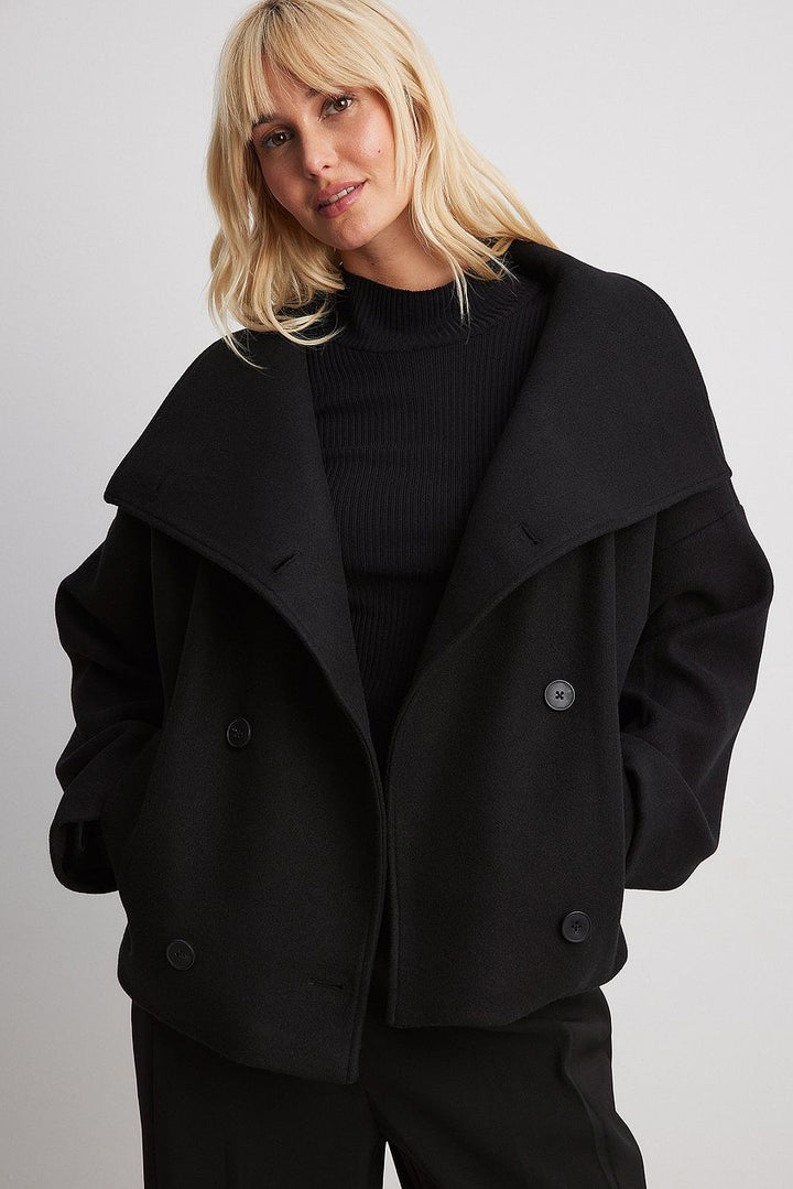 Roxane – The Jacket of Timeless Elegance and Cozy Confidence