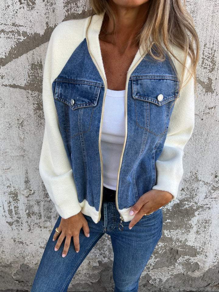 Nicole – The Chic Denim Jacket with Cozy Contrast