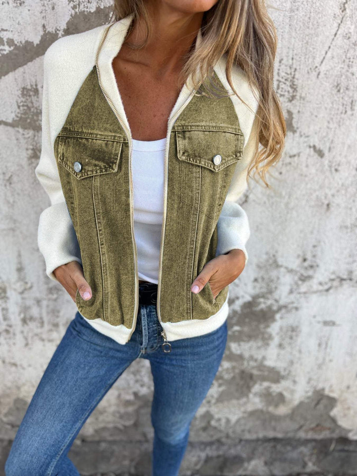 Nicole – The Chic Denim Jacket with Cozy Contrast