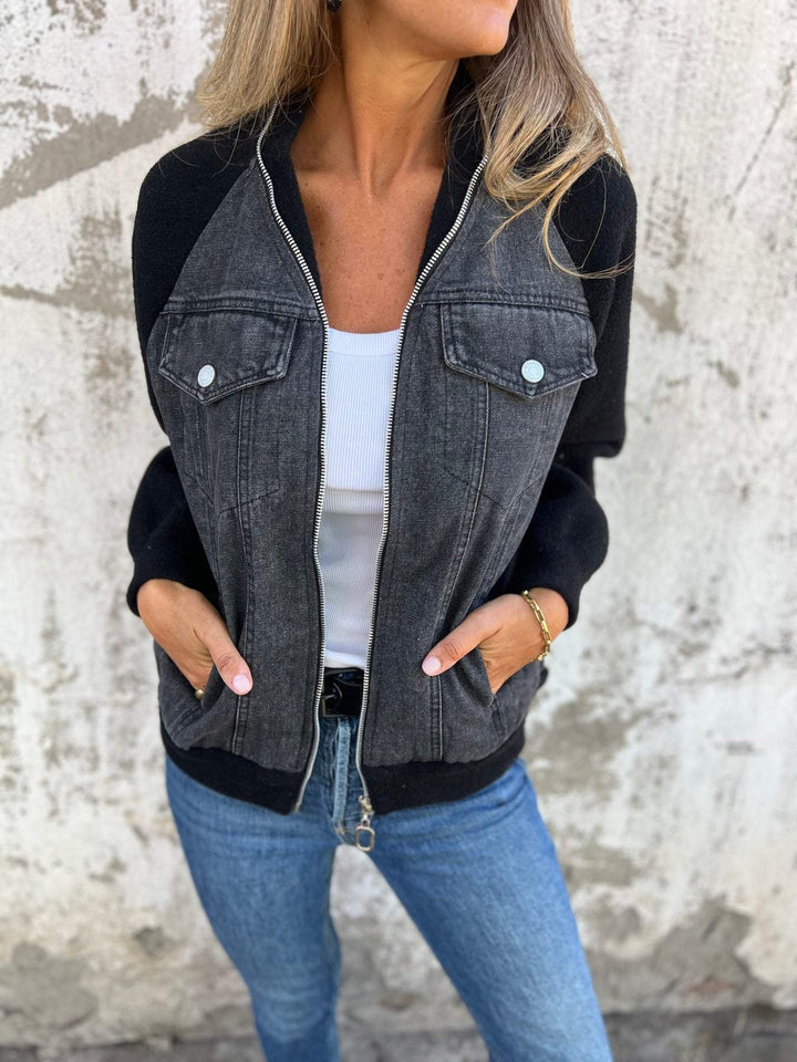Nicole – The Chic Denim Jacket with Cozy Contrast