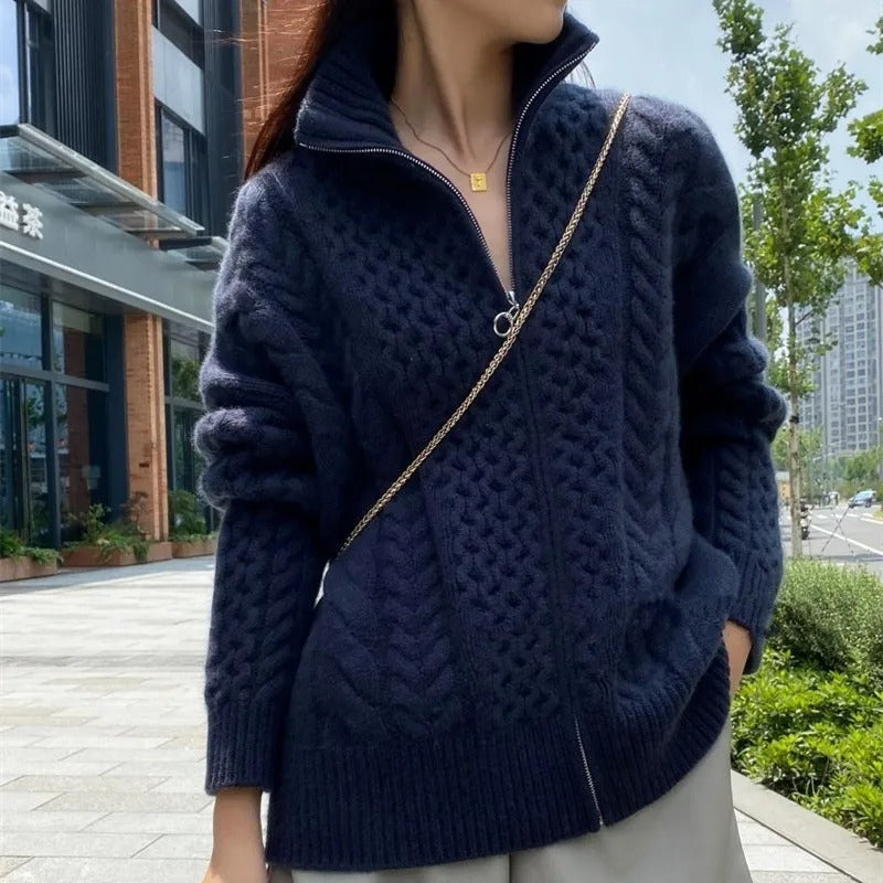 Lily – Effortless Warmth Cable-Knit Zip Cardigan