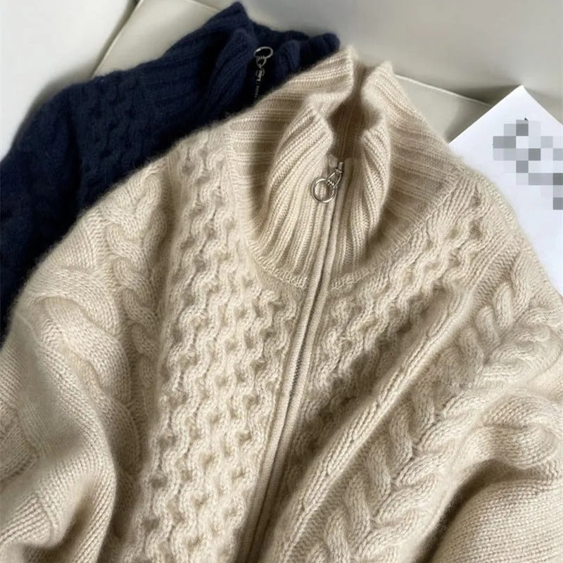 Lily – Effortless Warmth Cable-Knit Zip Cardigan
