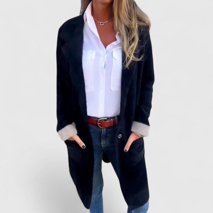 Maude – Cozy Confidence in a Chic Everyday Coat