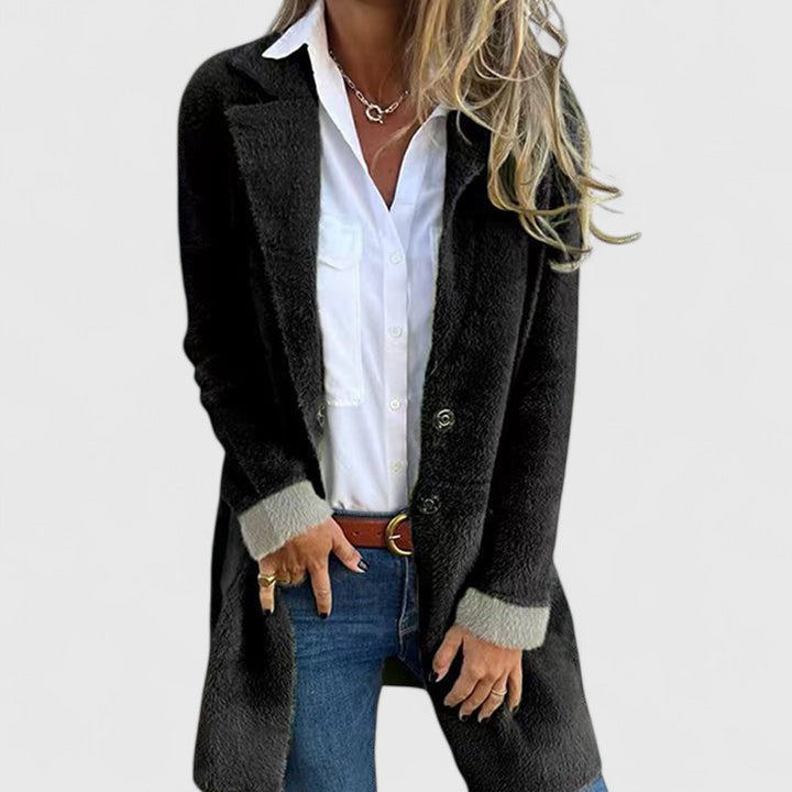 Maude – Cozy Confidence in a Chic Everyday Coat